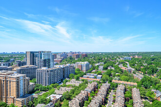 Rosslyn Towers in Arlington, VA - Foto de edificio - Building Photo