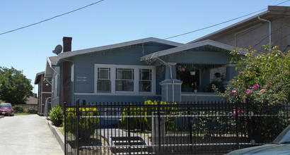 2945 Brookdale Ave in Oakland, CA - Building Photo - Building Photo