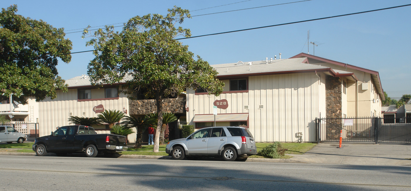 528 Barranca Ave in Covina, CA - Foto de edificio