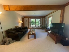 956 N Main St in Lanesborough, MA - Building Photo - Building Photo