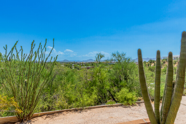 4980 N Hillcrest Dr in Tucson, AZ - Foto de edificio - Building Photo