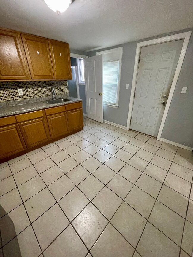 44 Dudley St in Hamden, CT - Building Photo - Building Photo