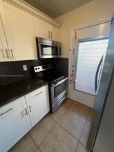 1650 S Le Jeune Rd in Coral Gables, FL - Building Photo - Building Photo