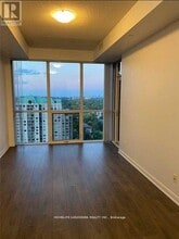 5162 Yonge St in Toronto, ON - Building Photo - Building Photo