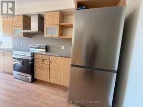 148 Crafter Cres in Hamilton, ON - Building Photo - Building Photo