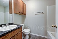 1704 Tudor Dr photo'