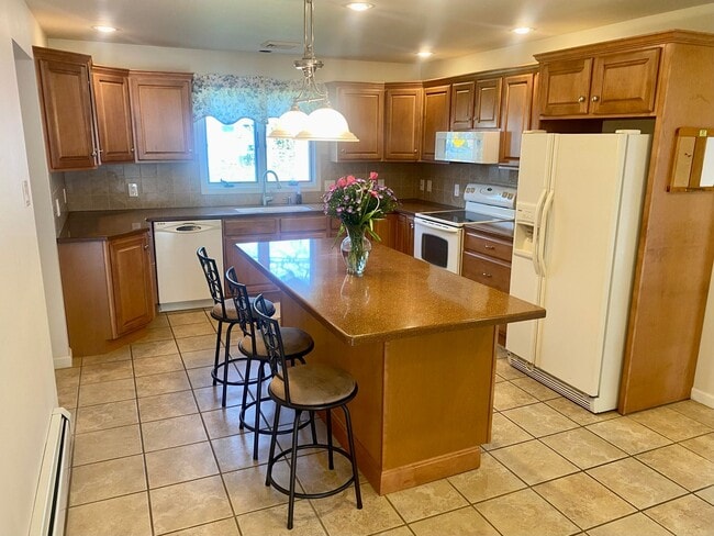 1398 Walnut Ln in Macungie, PA - Building Photo - Building Photo