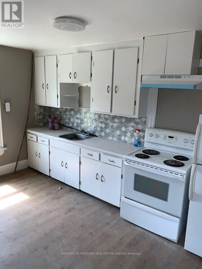 138 Hellems Ave in Welland, ON - Building Photo - Building Photo