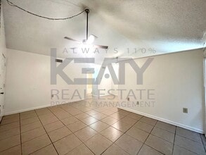 803 Fox Run Ave in Lafayette, LA - Building Photo - Building Photo