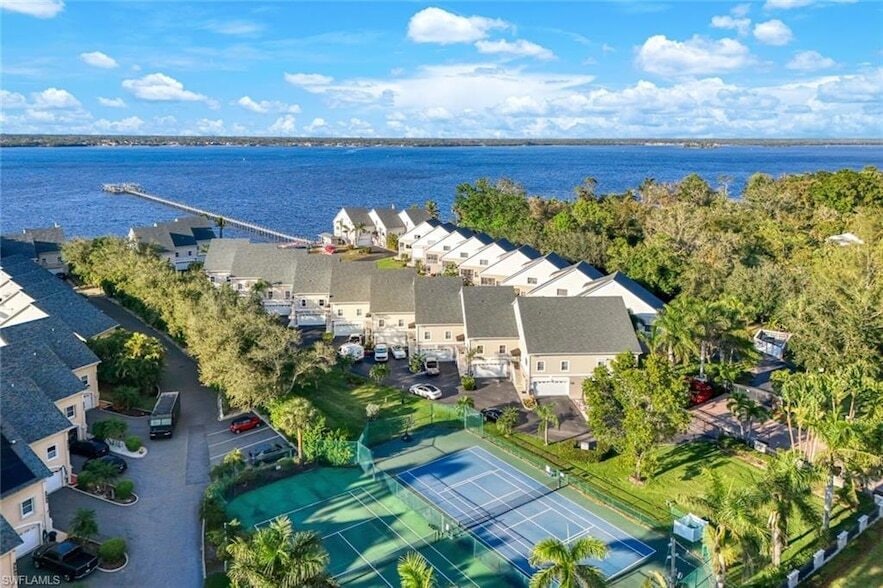 3623 Edgewood Ave in Ft. Myers, FL - Foto de edificio