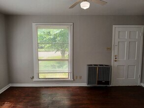 2909-2911 W Clarendon Dr in Dallas, TX - Building Photo - Building Photo