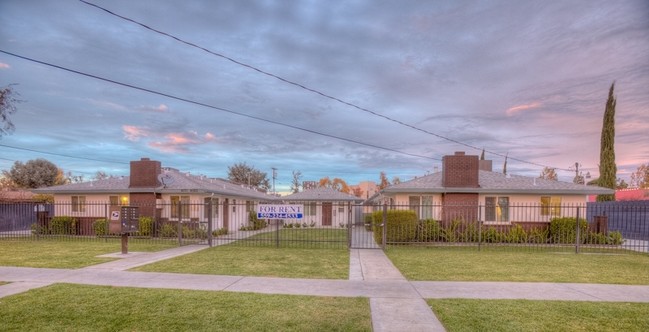 Shaw Avenue Apartments in Fresno, CA - Building Photo - Other