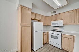 3115 Casey Dr in Las Vegas, NV - Foto de edificio - Building Photo