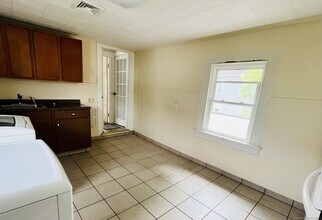 146 Bristol St in Southington, CT - Building Photo - Building Photo