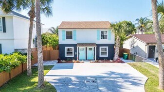 524 7th Ave S in Jacksonville Beach, FL - Building Photo