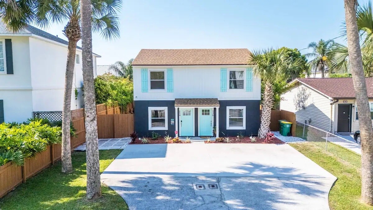 524 7th Ave S in Jacksonville Beach, FL - Building Photo