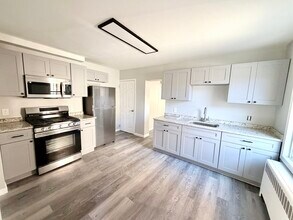 526 Selfridge St in Bethlehem, PA - Building Photo - Building Photo