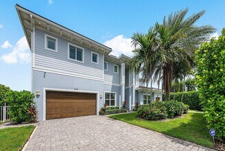 2100 Notre Dame Dr in Lake Worth Beach, FL - Building Photo - Building Photo
