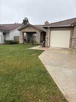 35887 Lourdes Dr in Winchester, CA - Building Photo