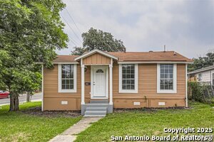 1954 Lamar St in San Antonio, TX - Building Photo