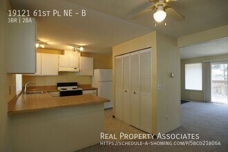 19121 61st Pl NE in Kenmore, WA - Building Photo - Building Photo