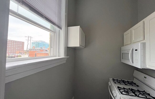 2829 Glendora Ave in Cincinnati, OH - Building Photo - Building Photo