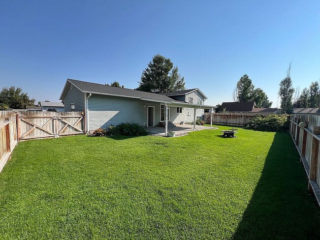 403 Evans Dr in Idaho Falls, ID - Building Photo - Building Photo