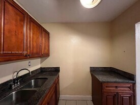 5411 NW 22nd St in Lauderhill, FL - Building Photo