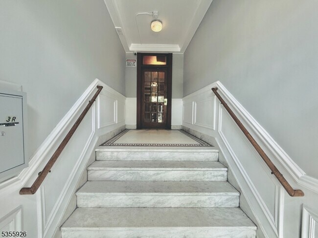 67 Bay St in Montclair, NJ - Building Photo - Building Photo