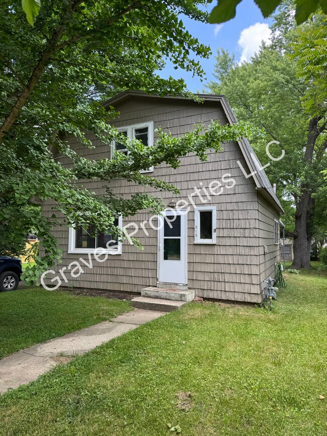 property at 515 Hillcrest Rd