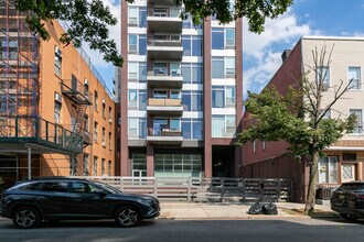 480 Humboldt Street in Brooklyn, NY - Building Photo - Building Photo