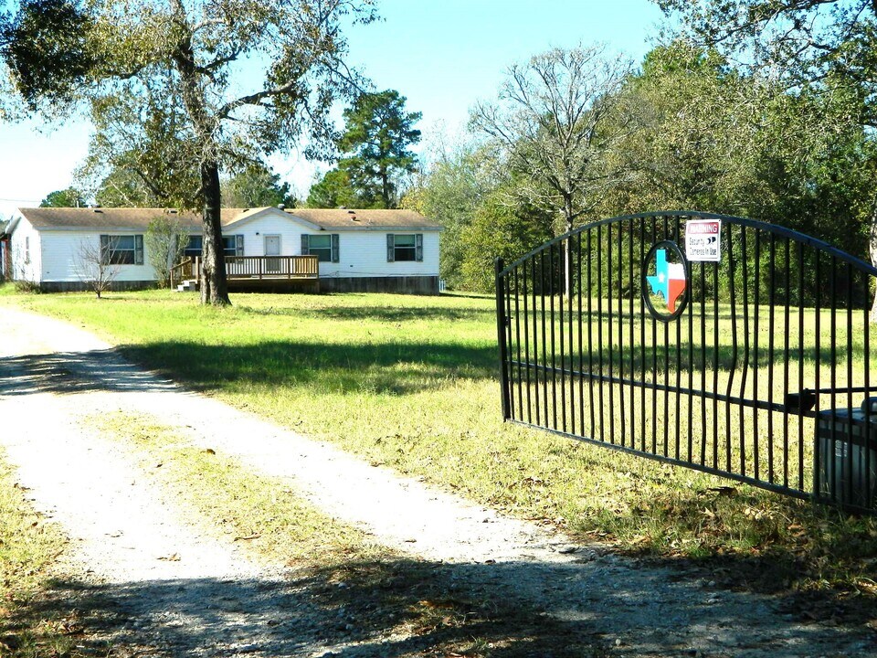 3434 Corrolla in Magnolia, TX - Building Photo
