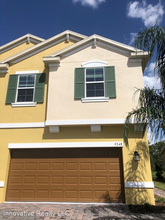 9348 Tecumseh Dr in Alafaya, FL - Foto de edificio