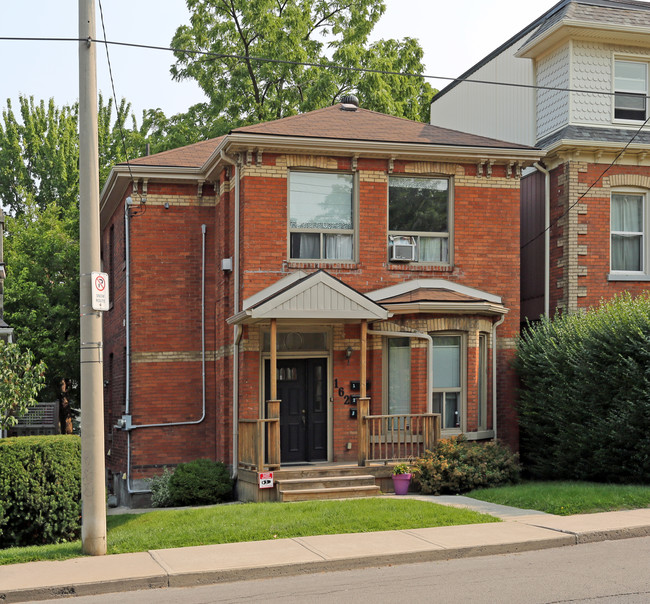 162 Charlton Ave W in Hamilton, ON - Building Photo - Primary Photo