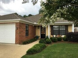 106 Bailey Patricia Ave in Oxford, MS - Building Photo