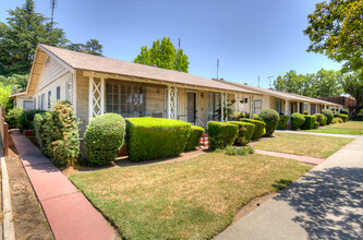 1334-1360 N Wishon Ave in Fresno, CA - Building Photo - Building Photo