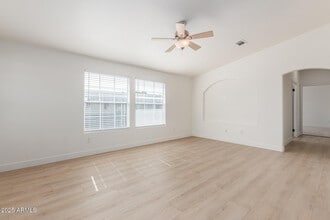 120 N Val Vista Dr in Mesa, AZ - Building Photo - Building Photo