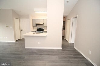 18525 Boysenberry Dr in Montgomery Village, MD - Building Photo - Building Photo