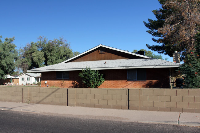 2020 E Glenrosa in Phoenix, AZ - Foto de edificio - Building Photo