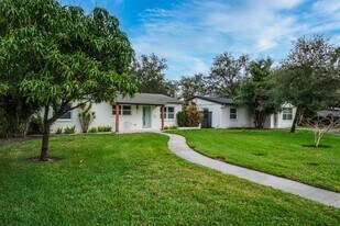 781 40th Ave NE in St. Petersburg, FL - Building Photo