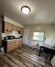 327 Summit Ave in Eau Claire, WI - Building Photo - Building Photo