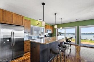 2022 Willow Beach St in Keego Harbor, MI - Building Photo - Building Photo