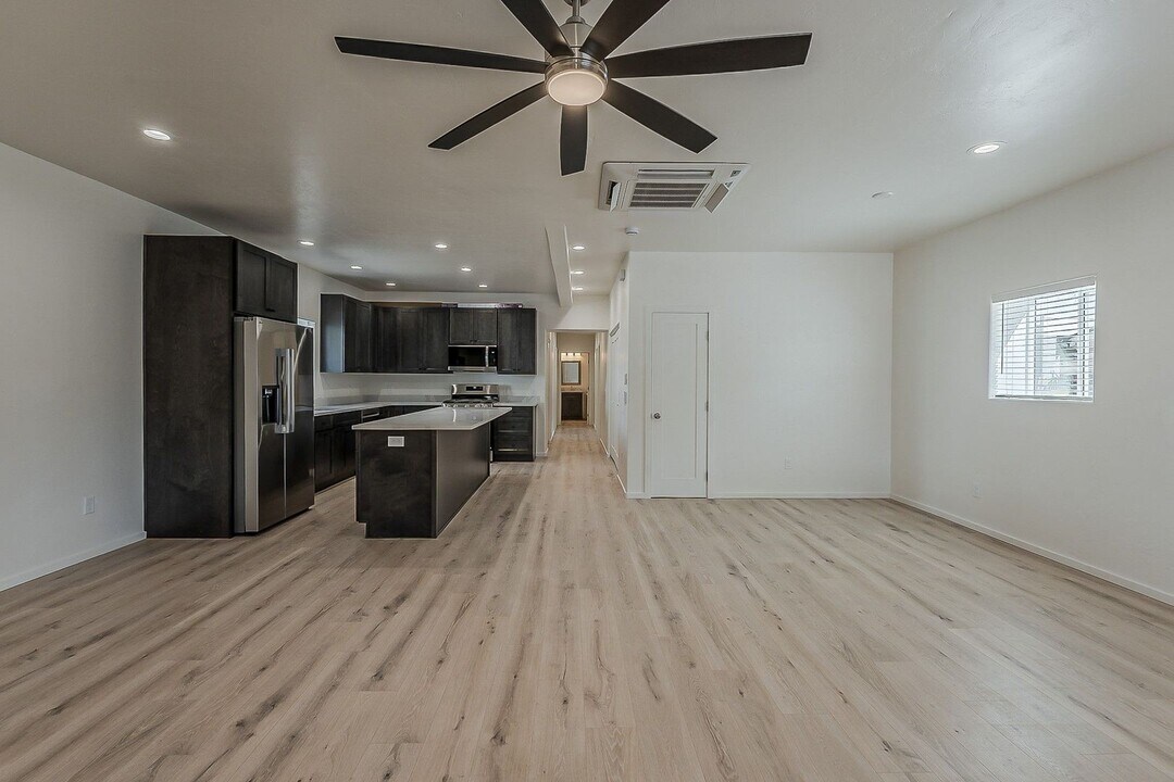 1625 E 8th St in Tucson, AZ - Foto de edificio