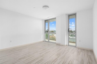 109-9 15th Ave in Queens, NY - Foto de edificio - Building Photo