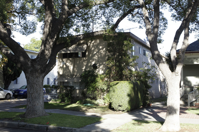 825 N Garfield St in Santa Ana, CA - Foto de edificio - Building Photo