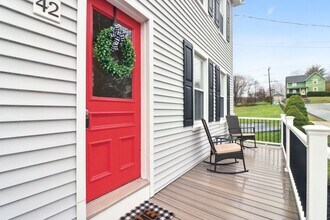 42 Antonio Ave, Unit 2nd Floor in Meriden, CT - Building Photo - Building Photo