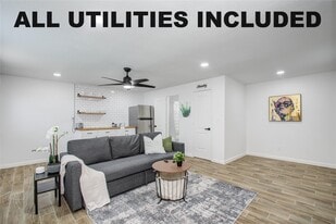 1924 Chapman St in Houston, TX - Building Photo