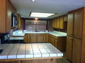 12451 Barker Rd in Victorville, CA - Building Photo - Building Photo