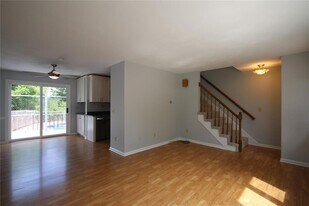 149 Church St in Lincoln, RI - Building Photo