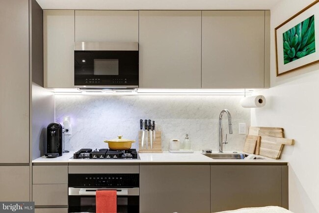 1204 Q St NW in Washington, DC - Building Photo - Building Photo